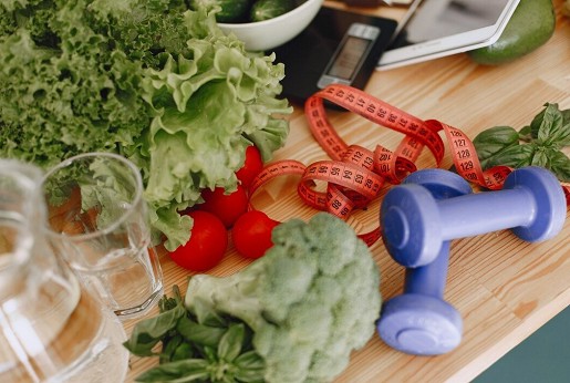 The relationship between carbohydrates and weight loss is complex